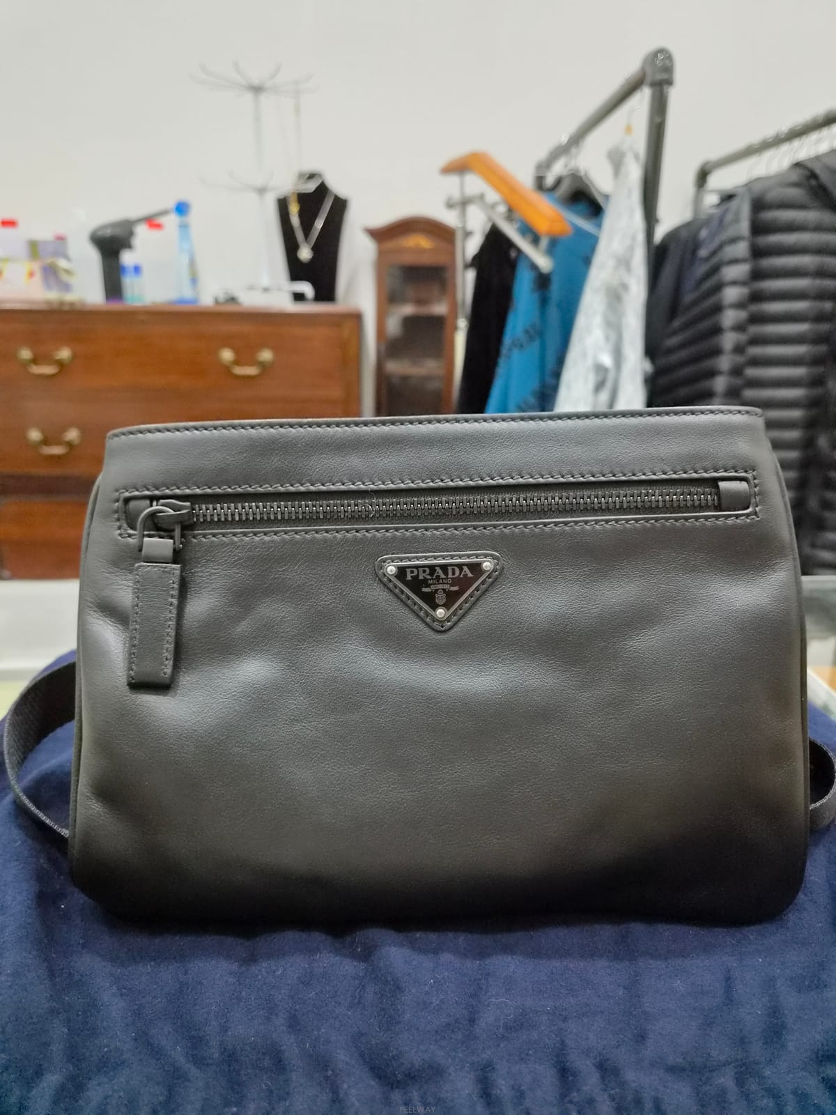 PRADA ����� ���ǾƳ� ���� ��Ƽ ũ�ν� �� ��Ʈ������� ���ǾƳ� ���� ��Ƽ ũ�ν� �� ��Ʈ��