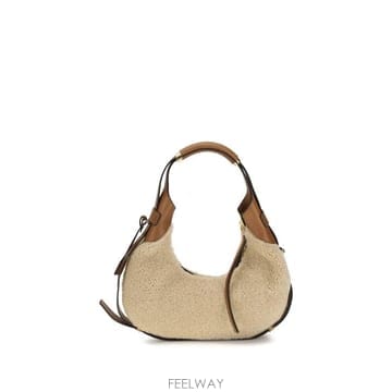Moschino 26FW ��Ű�� ����� MC4235PP0P 10B BEIGE26FW ��Ű�� ����� MC4235PP0P 10B BEIGE