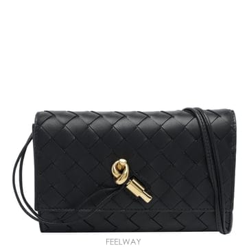 Bottega Veneta FW26[���װ� ����Ÿ] Ŭ��ġ�� 836940 VCPP21019 [B0]FW26[���װ� ����Ÿ] Ŭ��ġ�� 836940 VCPP21019 [B0]
