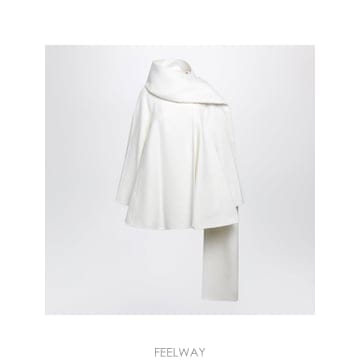 인더샵 ALAIA 알라이아 화이트 코트