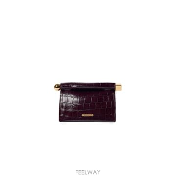 Jacquemus �δ��� JACQUEMUS ��ũ���� ���ǵ� Ŭ��ġ���δ��� JACQUEMUS ��ũ���� ���ǵ� Ŭ��ġ��