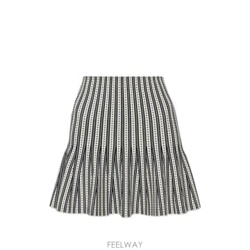 Alexander Mcqueen ���Ϲ�� Alexander McQueen ��Ʈ������ �ø��� �̴� ��ĿƮ���Ϲ�� Alexander McQueen ��Ʈ������ �ø��� �̴� ��Ŀ