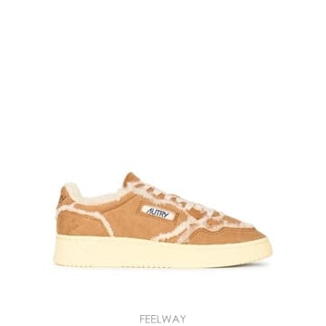 AUTRY 26FW ��Ʈ�� �޴޸���Ʈ �ο� ���� ����Ŀ�� AULW GX01 SUEDE SHEARLING COGNAC26FW ��Ʈ�� �޴޸���Ʈ �ο� ���� ����Ŀ�� AULW GX01 SU