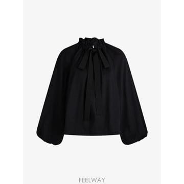 26 FW 파투 러플 타이 넥 블라우스 JE2629999999B TP457227901