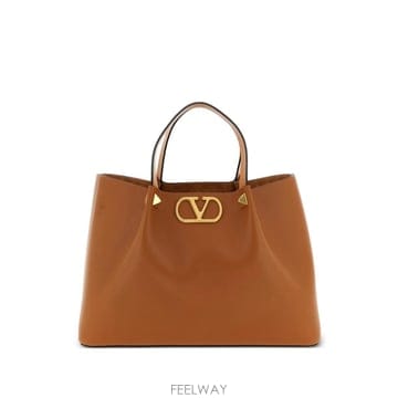 Valentino 26 FW �߷�Ƽ�� ����ٴ� V�ΰ� ���͵� �̵�� ��Ʈ �� WB0T01LSX TP45730903726 FW �߷�Ƽ�� ����ٴ� V�ΰ� ���͵� �̵�� ��Ʈ �� WB