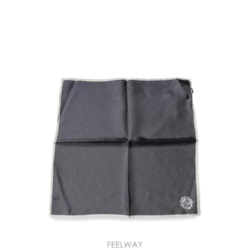 26 FW 돌체앤가바나 크라운 로고 실크 포켓 스퀘어 GR412E TP458507077