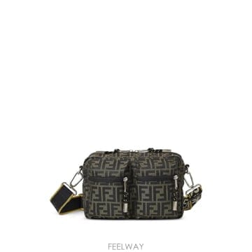 FENDI 26 FW ��� ī�޶� ���̽� ���۶���Ʈ FF ��ī �к긯 �� 7VA695B12N TP45845277726 FW ��� ī�޶� ���̽� ���۶���Ʈ FF ��ī �к긯 �� 