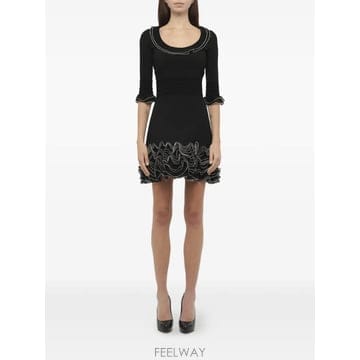 Alexander Mcqueen 26 FW �˷���� ���� ���� �̴� �巹�� 461053Q1WBW TP45671678526 FW �˷���� ���� ���� �̴� �巹�� 461053Q1WBW TP456
