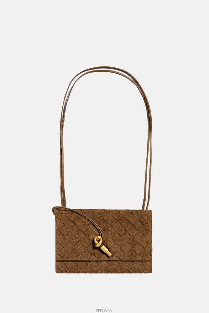 Bottega Veneta 26 F/W ���װ� ����Ÿ ANDIAMO ũ�ν��ٵ� �Ŀ�ġ 83694 B003233947326 F/W ���װ� ����Ÿ ANDIAMO ũ�ν��ٵ� �Ŀ�ġ 83694 B