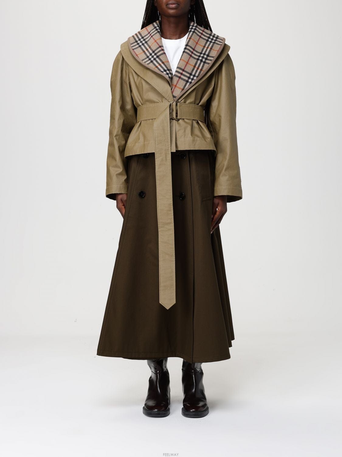 Burberry [A6] ������ 8119106 ���� ���� 8119106-012[A6] ������ 8119106 ���� ���� 8119106-012