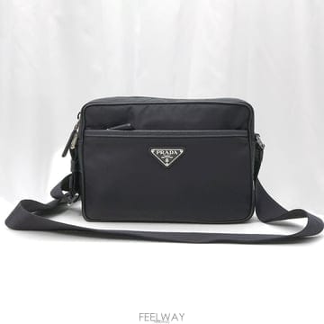 중고명품건대점 / Prada(프라다) 2VH048 블랙 리나일론 사피아노 은장 트라이앵글 메