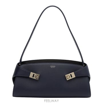 Ferragamo 26 FW ��󰡸� ���� �̽�Ʈ ����Ʈ ����� ���̺� 79850326 FW ��󰡸� ���� �̽�Ʈ ����Ʈ ����� ���̺� 798503
