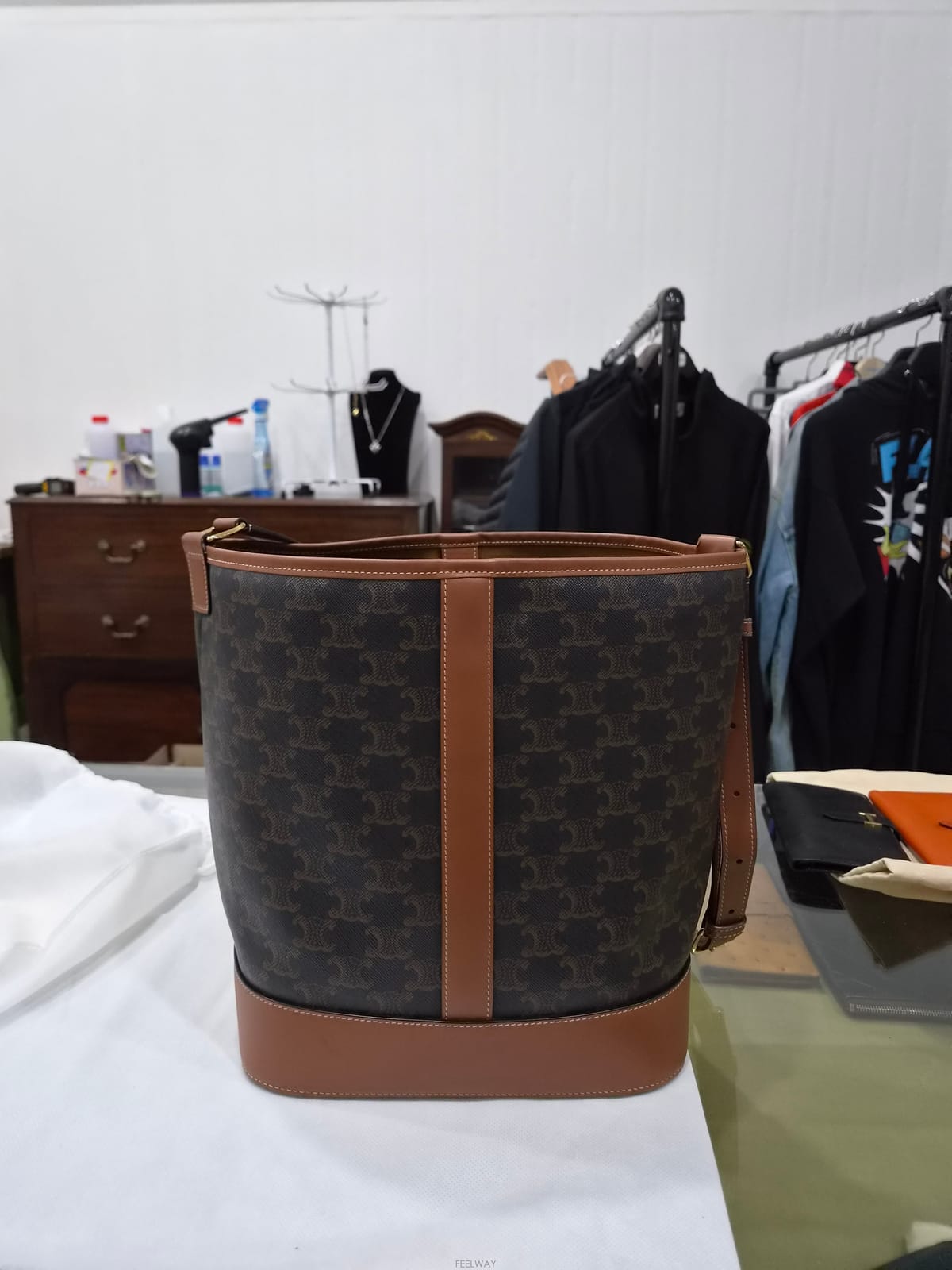 CELINE ������ ��Ŷ �� �̵�� Ʈ�����伿���� ��Ŷ �� �̵�� Ʈ������