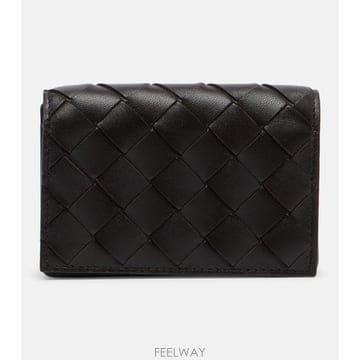 Bottega Veneta 26 FW ���װ� ����Ÿ ��Ʈ��ġ���� ���� ī�� Ȧ�� TP58158696126 FW ���װ� ����Ÿ ��Ʈ��ġ���� ���� ī�� Ȧ�� TP5815