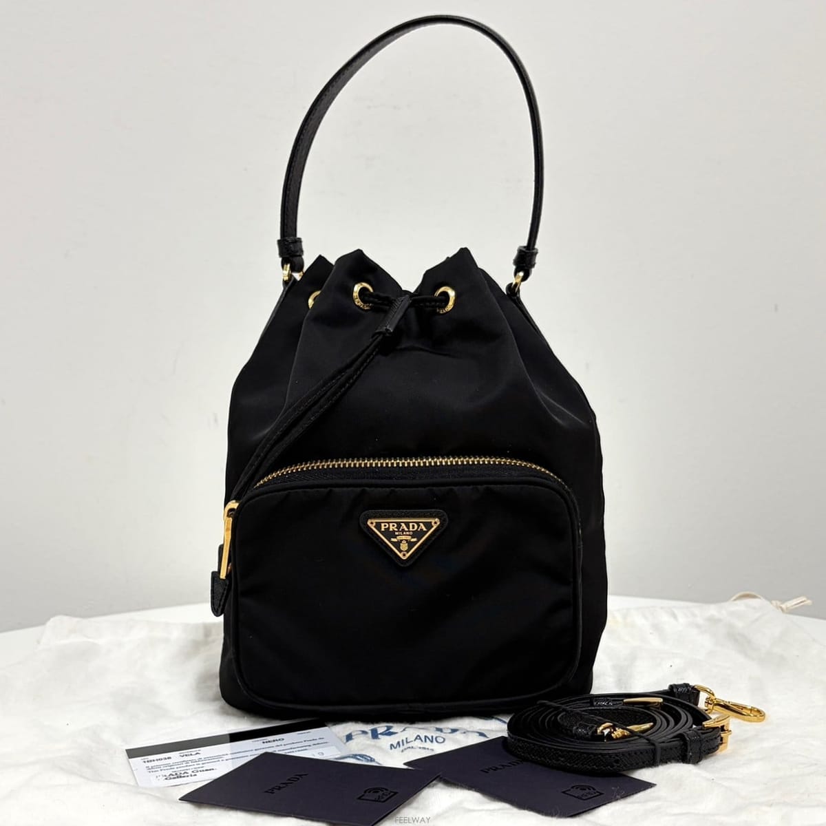PRADA ����� ���Ϸ� �ﰢ�ΰ� ��Ŷ�� ũ�ν��� ���� (1BH038)����� ���Ϸ� �ﰢ�ΰ� ��Ŷ�� ũ�ν��� ���� (1BH038)