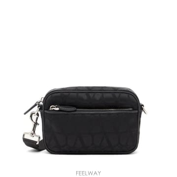 Valentino 26 FW �߷�Ƽ�� ����ٴ�  Ʈ�� ���ڳ�׷��� ��ũ���� �к긯 ���� ������ ũ�ν� �� YB0C50GMG T26 FW �߷�Ƽ�� ����ٴ�  Ʈ�� ���ڳ�׷��� ��ũ���� ��