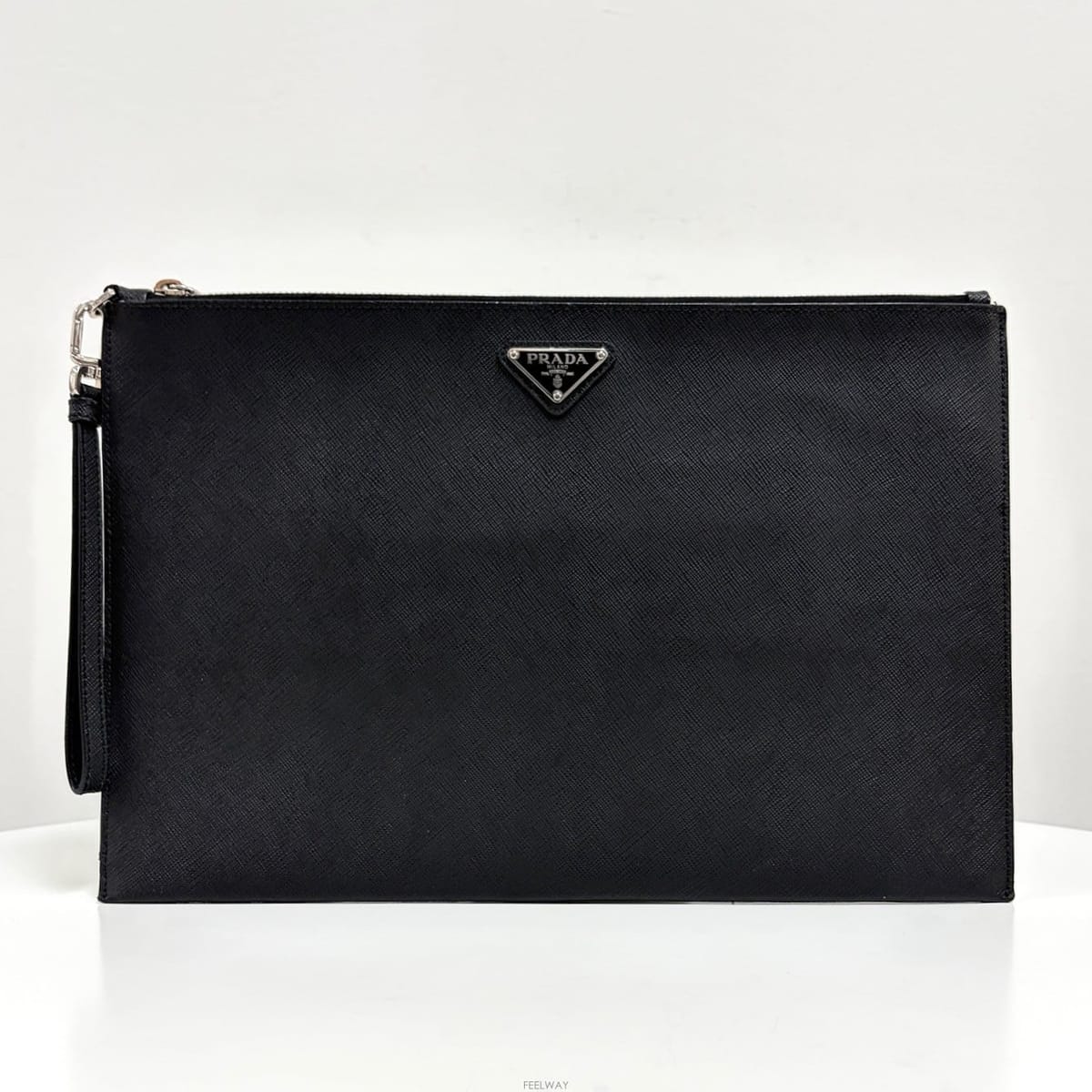 PRADA ����� ���ǾƳ� �ﰢ�ΰ� ��Ʈ�� Ŭ��ġ�� ���� (2NH001)����� ���ǾƳ� �ﰢ�ΰ� ��Ʈ�� Ŭ��ġ�� ���� (2NH001)