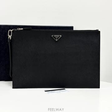 PRADA ����� ���ǾƳ� �ﰢ�ΰ� ��Ʈ�� Ŭ��ġ�� ���� (2NH001)����� ���ǾƳ� �ﰢ�ΰ� ��Ʈ�� Ŭ��ġ�� ���� (2NH001)