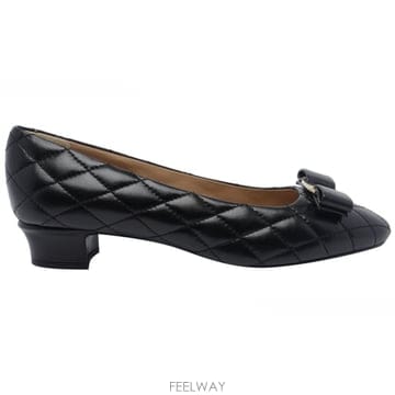 26 FW 페라가모 바라 2 퀼팅 보우 펌프스 01M543 798516