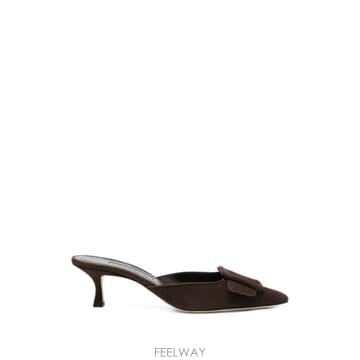 26 FW 마놀로 블라닉 메이 브라운 버클 스웨이드 뮬 9XX0246 TP456400478