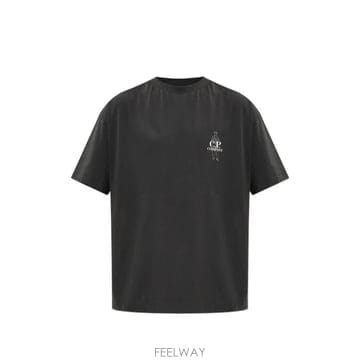 CP company 26 FW CP���۴� �ΰ� ����Ʈ Ƽ���� 21CMTS166A005100W985 TP45912716226 FW CP���۴� �ΰ� ����Ʈ Ƽ���� 21CMTS166A005100W985
