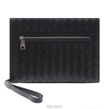 26FW 남성 인트레치아토 도큐먼트 스몰 클러치백 (693675 V2E41 8803 26F)