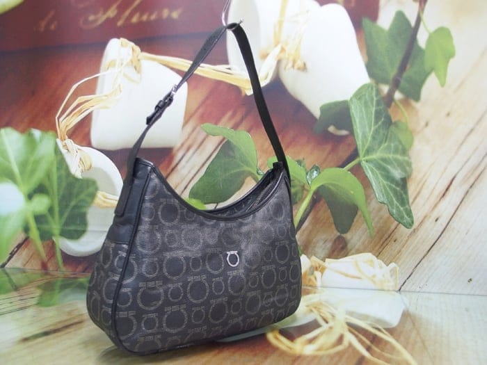 Ferragamo �������� ��󰡸� ��ġ�� �ΰ� ����� ��ǰ �߰����� ��ǰ 61001�������� ��󰡸� ��ġ�� �ΰ� ����� ��ǰ �߰����� ��