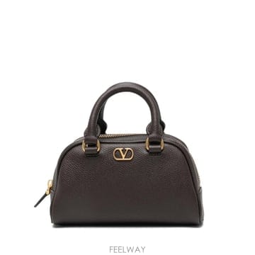Valentino 26 FW �߷�Ƽ�� ����ٴ� ���̷ΰ� �ñ״�ó �׷��̴� ī����Ų �̴� ���� �� WP0AX7SNP TP456026 FW �߷�Ƽ�� ����ٴ� ���̷ΰ� �ñ״�ó �׷��̴� ī