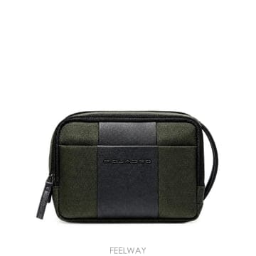 Piquadro 26 FW ������ logo embossed wash bag BY6149BR2 TP45861434426 FW ������ logo embossed wash bag BY6149BR2 TP4586