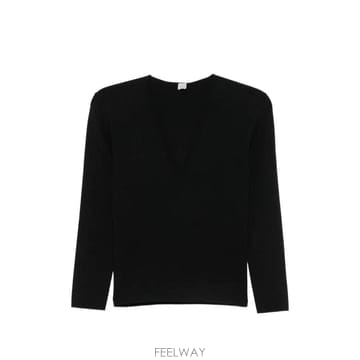 당일배송 토템 V넥 스웨터
