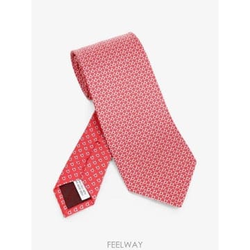 당일배송 페라가모 포인티드 팁 넥타이