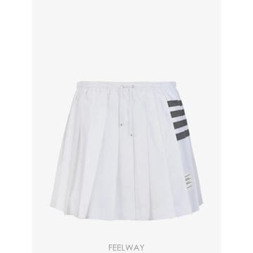 Thom Browne ���Ϲ�� ����� �������� 4�� ��ν�Ʈ�� �ø��� �̴� ��ĿƮ���Ϲ�� ����� �������� 4�� ��ν�Ʈ�� �ø��� �̴� 
