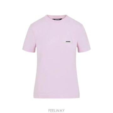Jacquemus 26 FW ��ũ���� �׷� �׷� �ΰ� ��ġ Ƽ���� TSW00550AJ00029 TP45460685026 FW ��ũ���� �׷� �׷� �ΰ� ��ġ Ƽ���� TSW00550AJ00