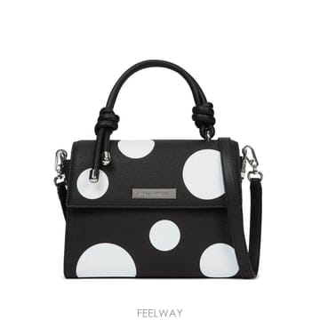 Karl Lagerfeld 26 FW Į�����Ʈ ������ ��ī ��Ʈ ��� �׷��� ũ�ν� �� B3W30125A54 TP45743983526 FW Į�����Ʈ ������ ��ī ��Ʈ ��� �׷��� ũ�ν� 