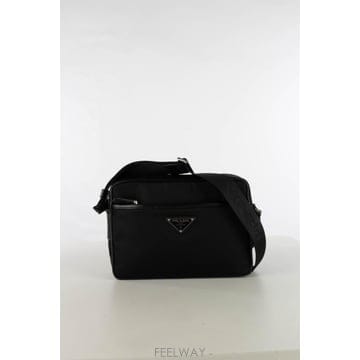 PRADA 26FW ����� �ﰢ�ΰ� �����Ϸ� ũ�ν��� 2VH048VXOOO2DMH F0002 Nero26FW ����� �ﰢ�ΰ� �����Ϸ� ũ�ν��� 2VH048VXOOO2DMH