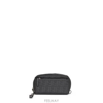 FENDI 26FW ��� Ŭ��ġ �Ŀ�ġ 8N0216 B16FF0QA1 BLACK26FW ��� Ŭ��ġ �Ŀ�ġ 8N0216 B16FF0QA1 BLACK