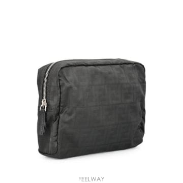 FENDI 26FW ��� Ŭ��ġ �Ŀ�ġ 8N0220 B1J2F0QA1 BLACK26FW ��� Ŭ��ġ �Ŀ�ġ 8N0220 B1J2F0QA1 BLACK