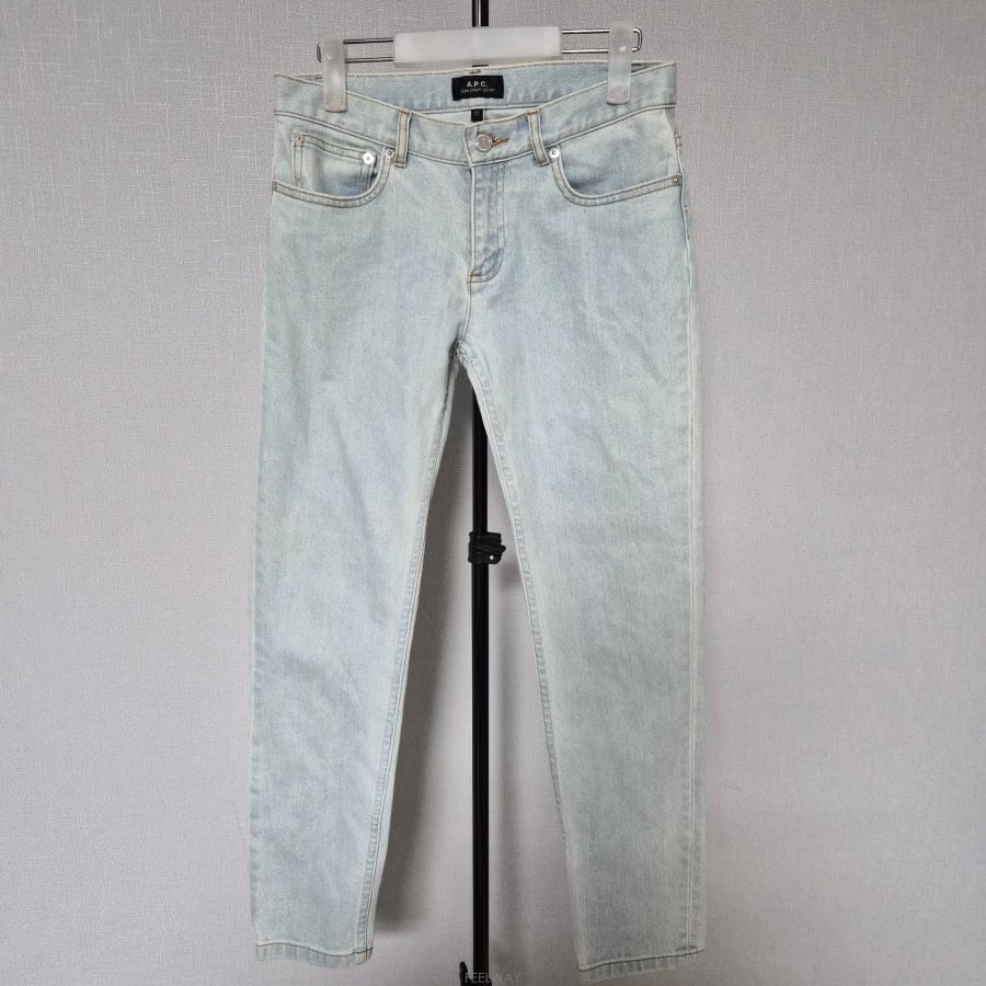 A.P.C. A.P.C ����� 27 ���� û���� W-����-562A.P.C ����� 27 ���� û���� W-����-562