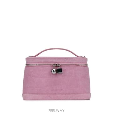 Jacquemus 26FW ��ũ���� ��Ʈ�� BAW00479AC07A09 410 LIGHTPINK26FW ��ũ���� ��Ʈ�� BAW00479AC07A09 410 LIGHTPINK