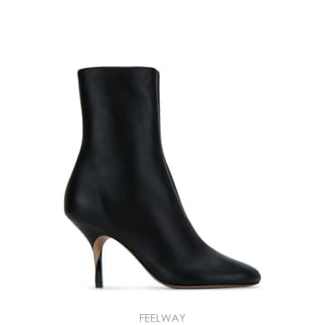 Jacquemus 26FW ��ũ���� ���� FOW00218AC27L26 990 Black26FW ��ũ���� ���� FOW00218AC27L26 990 Black