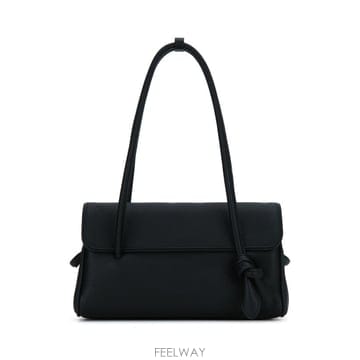 Jacquemus 26FW ��ũ���� ��Ʈ�� BAW00467AC03A03 990 Black26FW ��ũ���� ��Ʈ�� BAW00467AC03A03 990 Black