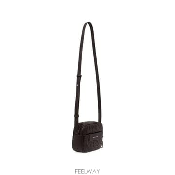 26 FW Armani Exchange 엠보스드 로고 레더 크로스 백 XW001578AF1 TP4585104