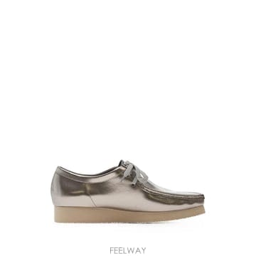 26 FW 클락스 왈라비 데이 페이턴트 레더 슈즈 26186501 TP455168404