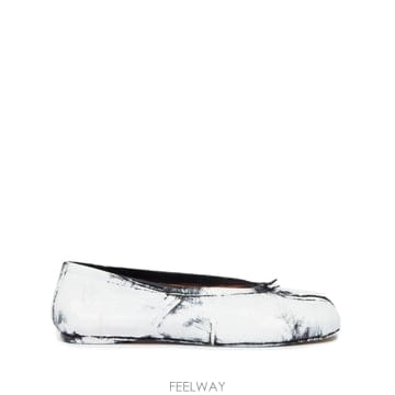 Maison Margiela �δ��� Maison Margiela ���� ���������� Ÿ�� �� �߷����� �÷� �����δ��� Maison Margiela ���� ���������� Ÿ�� �� �߷���