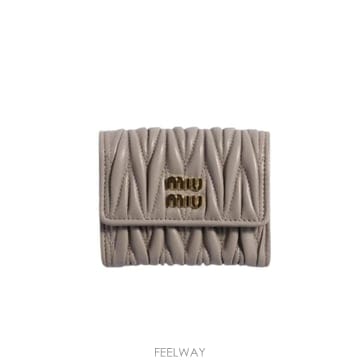 Miu Miu �δ��� MIU MIU �̿�̿� �׷��� �����δ��� MIU MIU �̿�̿� �׷��� ����
