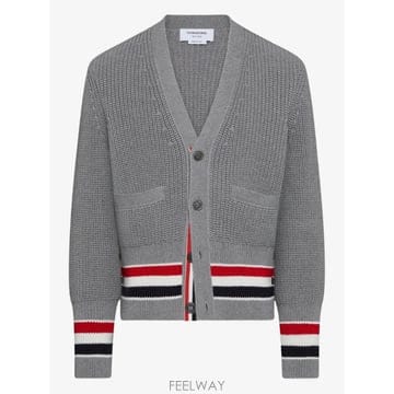 Thom Browne ���Ϲ�� ����� ��ư V�� ����Ǵ��Ϲ�� ����� ��ư V�� �����
