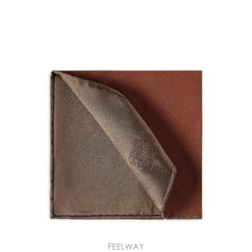 브루넬로 쿠치넬리 로고 프린트 실크 포켓 스퀘어
