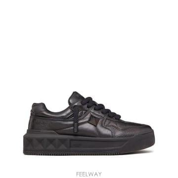 26 FW 발렌티노 가라바니 원 스터드 XL 나파 레더 로우탑 스니커즈 YS0G37XTM TP45911156
