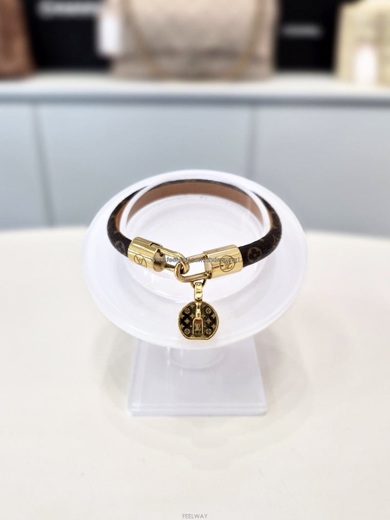 Louis Vuitton ���̺��� ���׷� LV Ʈ����Ʈ ���� 17������ M6442���̺��� ���׷� LV Ʈ����Ʈ ���� 17������ M6442
