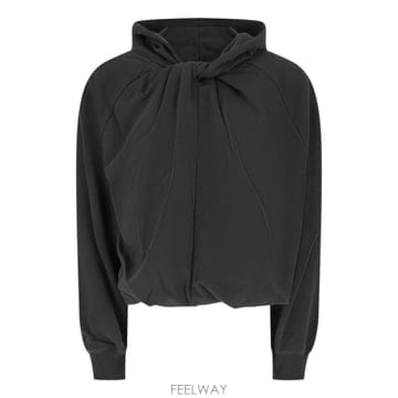 Dries Van Noten 26FW �帮�� �� ��ư �ĵ� Ƽ���� 2620111354610 900 BLACK26FW �帮�� �� ��ư �ĵ� Ƽ���� 2620111354610 900 BLAC